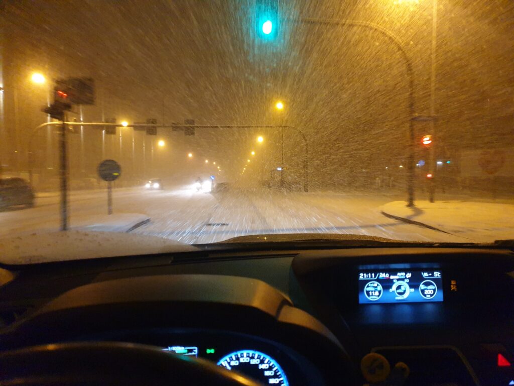 opady-śniegu-nauka-jazdy
